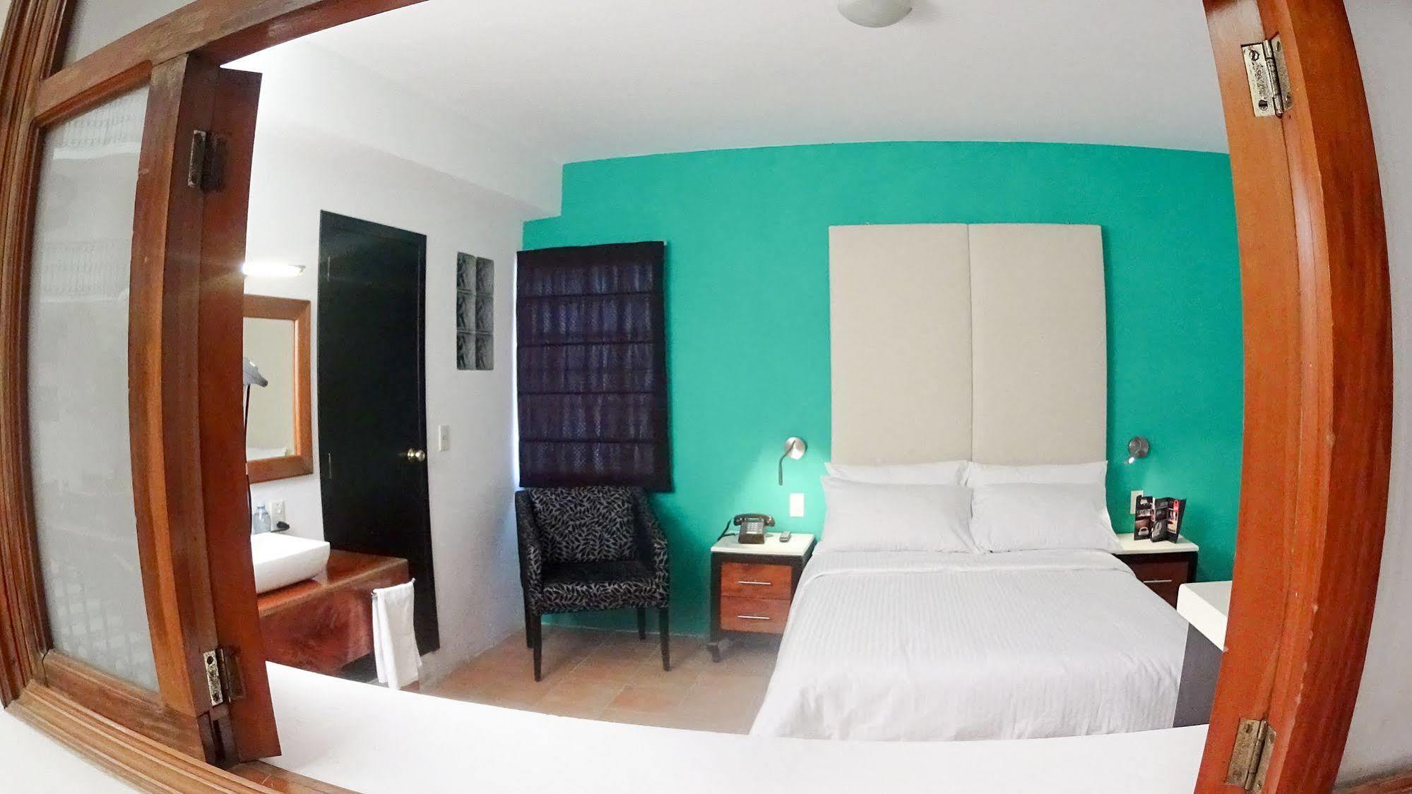Hotel Santa Fe Tlatlauquitepec Exterior photo